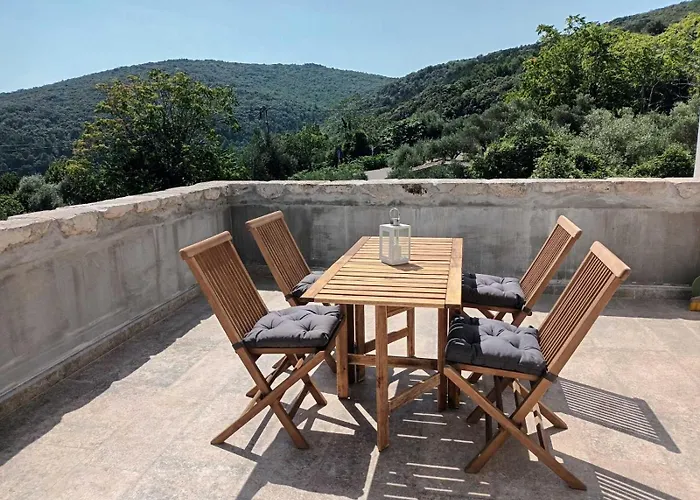 Apartment Desanti 2 *