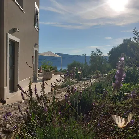 Apartamento Desanti 2 *