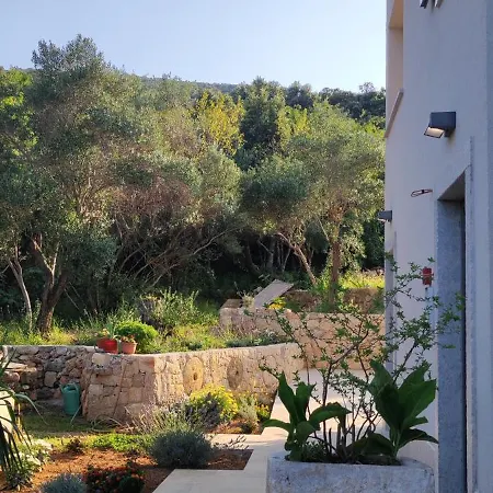 Διαμέρισμα Desanti 2 *